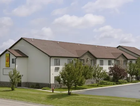 Super 8 by Wyndham DeKalb IL Отели в г. Де-Калб