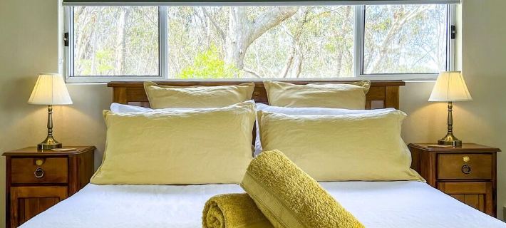 The Canyons Retreat - Spacious 2 Story Apartment in Bush Location Hotels in Katoomba