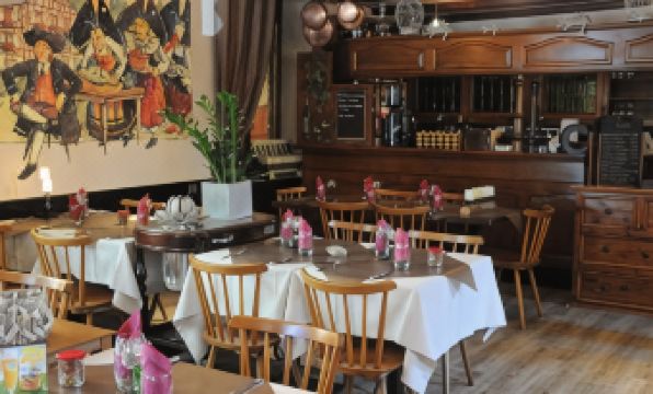 A la Maison Rouge Hôtel & Restaurant