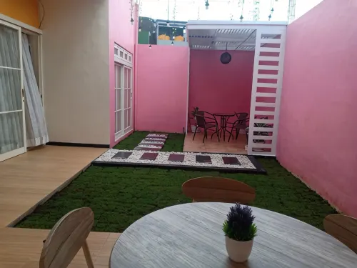 Villa 90 m² dengan 3 kamar tidur dan 3 kamar mandi pribadi di Batu - pemandangan pegunungan