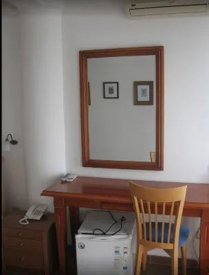 Levantin Inn Half Room N7 Sea Side のホテル