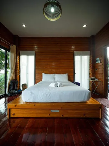 รูปภาพของCharn Mai Chai Lay