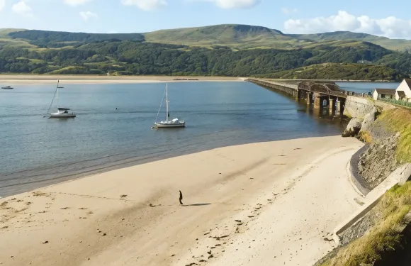 巴茅斯灣假日公園酒店