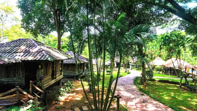 ห้องดีลักซ์พร้อมระเบียง(เตียงควีนไซส์)