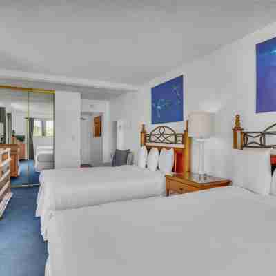 Oceanside Marina Suites - A Waterfront Hotel Rooms