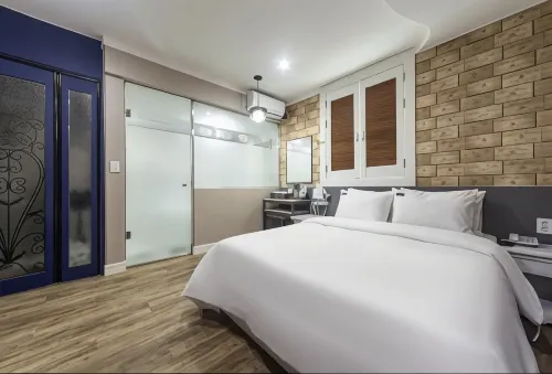 Dangjin Blanc Hotel - 2-Star