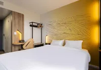 B&B HOTEL Valenciennes Onnaing - parking