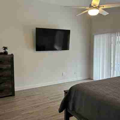 Walking distance to Stagecoach and Coachella Valley Music Festival. Rooms