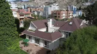 Colonial House, beautifull spacious garden house Hotels in 