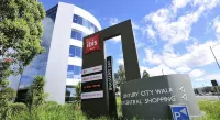 Ibis Melbourne Glen Waverley - parking