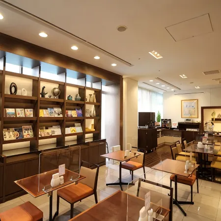 Hotel Hokke Club Osaka Отели рядом с достопримечательностью «ХЕП Файв колесо обозрения»