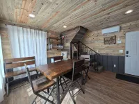 Lovely building with beautiful river view in charming White Bird - 2-Star