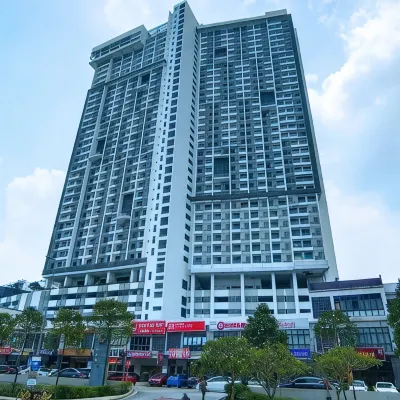 Spacious Cybersquare Ensuite with Pool View #CS8 國能大學清真寺附近的飯店