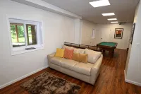 Hershey Ranch Retreat: Spacious, luxurious, fun w/ fire pit, arcade, game room. - Boutique