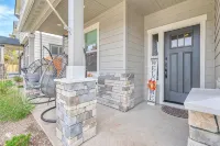 Bend Luxury • Hot Tub • Game Room • Near Downtown