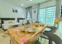#CS8, Spacious Cybersquare Ensuite with Pool View - Family