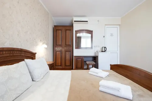 Albatros Hotel Allama Group - Pensions