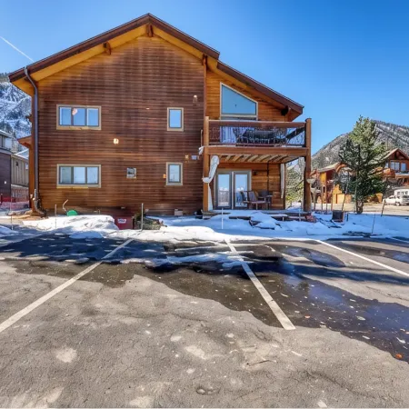 Newly Updated, Cozy and Spacious Condo!