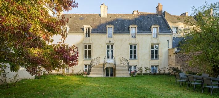 Historic 3BR Home • Bayeux Center Hotels in Bayeux
