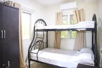 Hidaway Resort - Parking