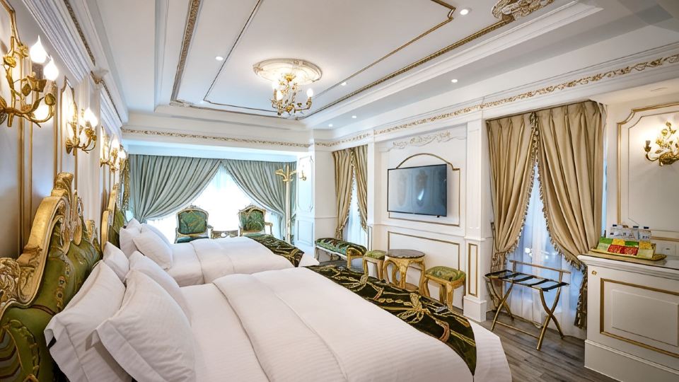 Queen Castle Hotel