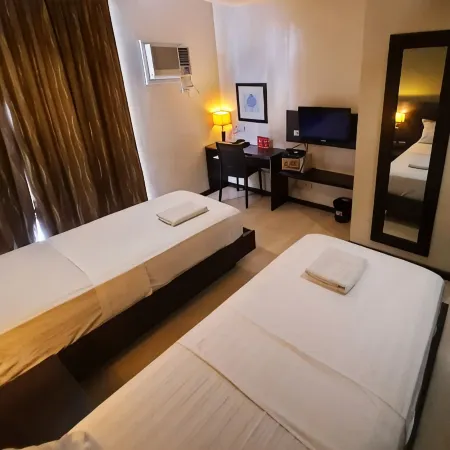 Lorenzzo Suites Hotel