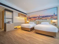 Vienna International Hotel Hotels near Jinwan Square