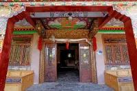 Jiaju Zangzhai Luobu Homestay