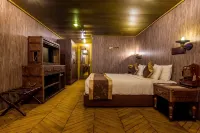 Vintage Luxury Yacht Hotel