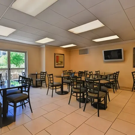 Comfort Suites Near Six Flags Magic Mountain