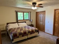 Spacious 5-bedroom house in enchanting Wisconsin Dells with AC, WiFi - 4성급