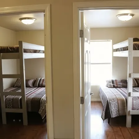 Peaceful Mountain View 2-bedroom Cabin