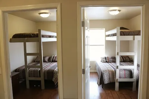 Peaceful Mountain View 2-bedroom Cabin