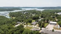 Incredibly Clean 4 Bedroom Townhome on Table Rock Lake in Kimberling City - Wifi