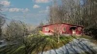 Spacious House, PERFECT Location,17 Miles to Asheville, Pets,View! - balcony