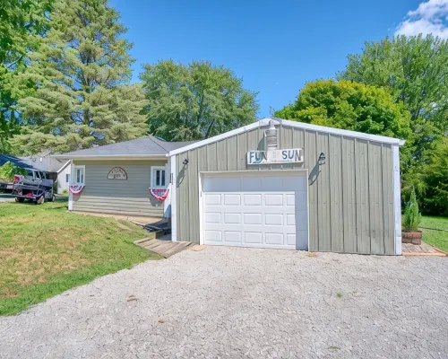Peaceful Lake House - Brand New Remodel Hotels in Fulton County