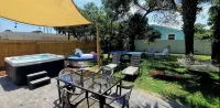 Beautiful Home Close to Beach and Atlantic Ave. Jacuzzi, Plunge Pool! - Træningscentre