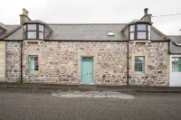 Pretty cottage on Moray coast: walks & whisky - 3-Star