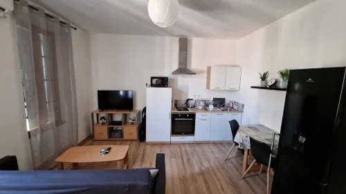 T2 apartment with balcony near downtown NARBONNE - Condos