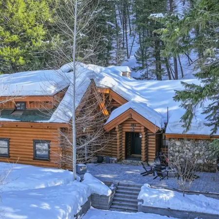 Luxury Log Cabin Retreat in Warm Springs, Sun Valley Idaho