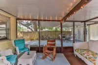 Fun Weeki Wachee River Boathouse
