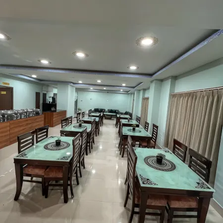 Tshongdu Boutique