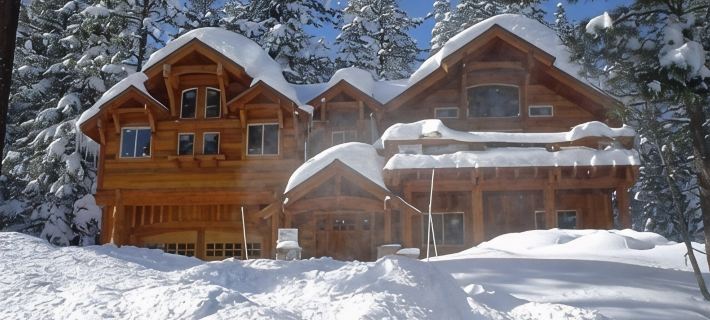 Tahoe Ski Lodge  WiFi, hot-tub sleeps 12 Hotels in Truckee