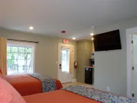 Downtown Branson Cottage