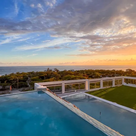Coral Bay Chateau - Luxury Villa in Treasure Beach