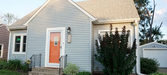 Vibrant Getaway! 2 Baths + Walk in Shower, Great Amenities & Value Hotéis em Cedar Rapids