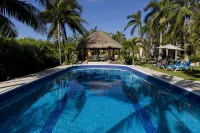 Beautiful  2 Bdrs. Casa Angelica, Pool & Beach Wi-Fi, Sleeps 6 - Villas