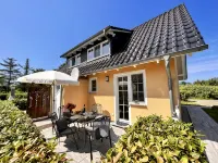 Vacation home Anna - left side Hotéis em Dranske