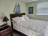 Waterfront-canal/w/Gulf view-pets welcome-private dock for a fee.
