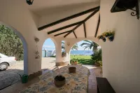 Villa Mary in Pula: exclusive location with private access to the beach